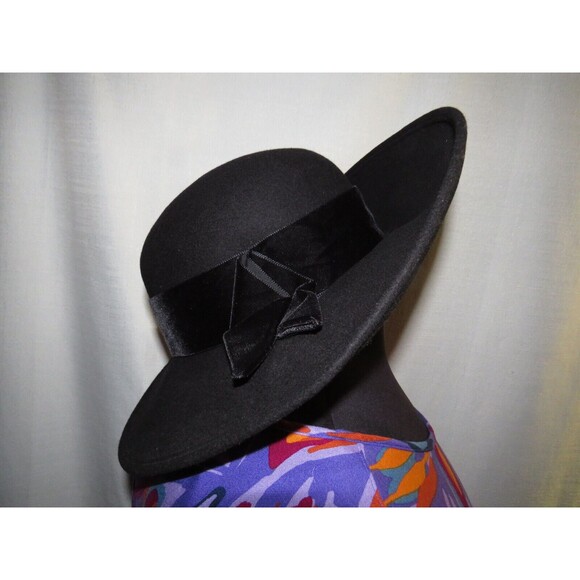 Vintage Next Originals Women\'s Wide Brim Velvet Bow Wool Hat Made In U.K.